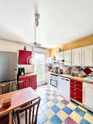 Duplex atypique, lumineux et plein de charme, à deux pas du métro La Dhuys.