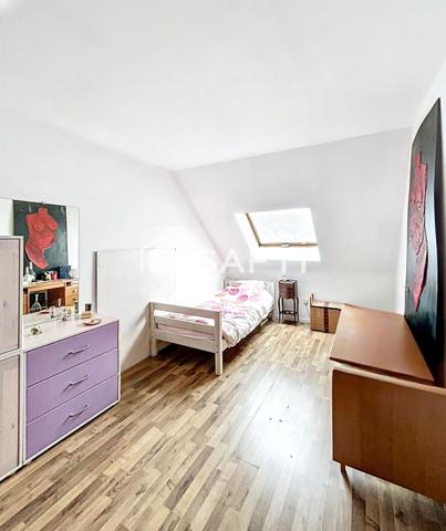 Duplex atypique, lumineux et plein de charme, à deux pas du métro La Dhuys.