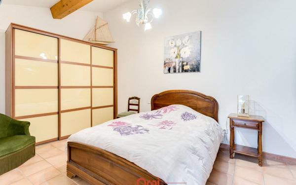 Maison à vendre    2 pièces •  Marseille 12