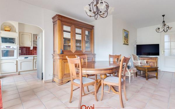 Maison à vendre    2 pièces •  Marseille 12