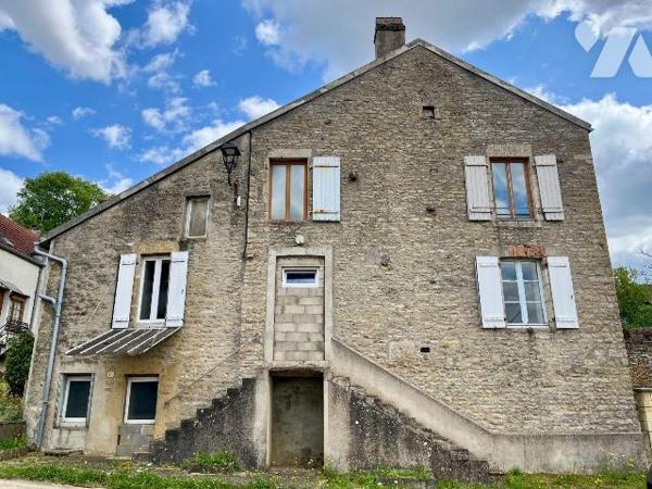 A VENDRE à SAINT-PERE (89450), à quelques kilomètres de VEZELAY,  Une maison d'habitation compr...