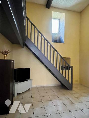 A VENDRE à SAINT-PERE (89450), à quelques kilomètres de VEZELAY,  Une maison d'habitation compr...