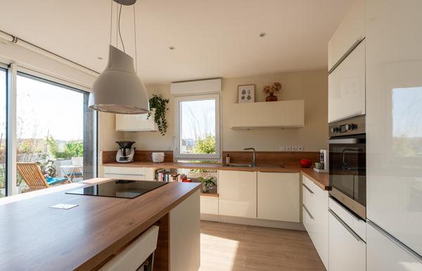 Appartement quatre pièces, dernier étage avec terrasses végétalisées