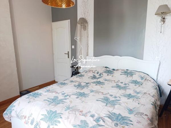 Maison de village en pierre rénovée de 144 m² avec jardin et garage