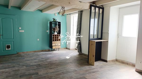 Maison de village en pierre rénovée de 144 m² avec jardin et garage