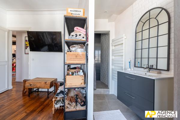 Appartement 2 pièce(s) €335 000 ** - Référence 4652