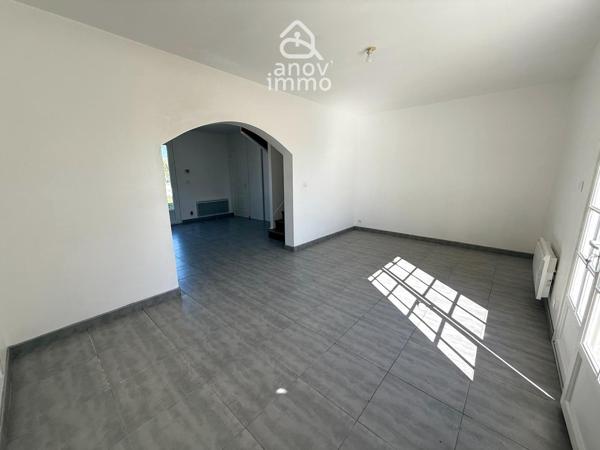 Maison
                                                                                                                                                                                                                                                                                                                        5 pièce(s)                                                                                                                                                                                                          3 chambre(s)                                                                                                                                                                                                          71  m²