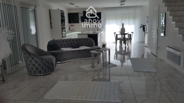 Maison
                                                                                                                                                                                                                                                                                                                        5 pièce(s)                                                                                                                                                                                                          3 chambre(s)                                                                                                                                                                                                          126  m²