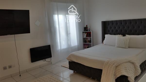 Maison
                                                                                                                                                                                                                                                                                                                        5 pièce(s)                                                                                                                                                                                                          3 chambre(s)                                                                                                                                                                                                          126  m²