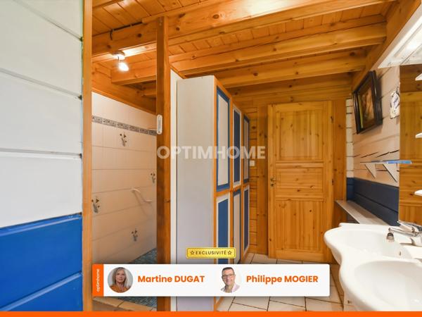 Magnifique chalet d'une surface habitable de 218m2 situé à 13km au Sud-Est de VICHY