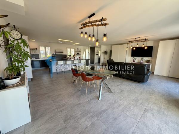 Villa
                                                                                                                                                                                                                                                                                                                        6 pièce(s)                                                                                                                                                                                                          4 chambre(s)                                                                                                                                                                                                          180  m²
