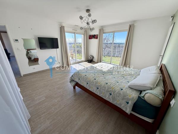 Villa
                                                                                                                                                                                                                                                                                                                        6 pièce(s)                                                                                                                                                                                                          4 chambre(s)                                                                                                                                                                                                          180  m²