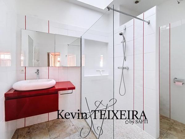 Belle maison de centre bourg avec 2 chambres.