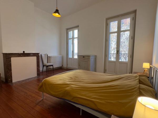 SAUMUR Ultra-centre, Maison de ville de 285m² avec grande terrasse de 40m²