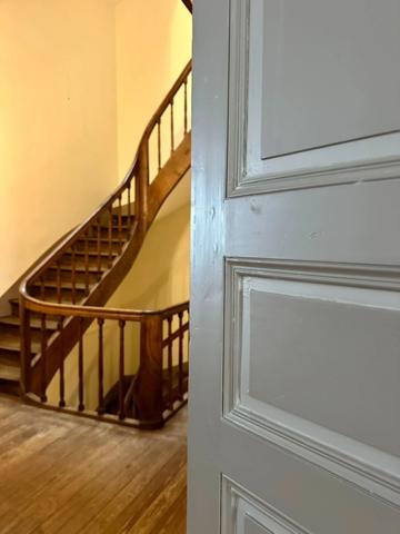 SAUMUR Ultra-centre, Maison de ville de 285m² avec grande terrasse de 40m²