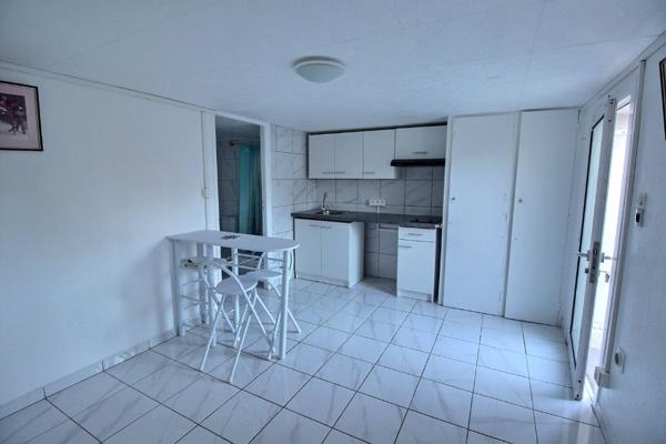 SIANT VICTORET-Studio de 18 m² dans une petite copropriété avec place de parking.