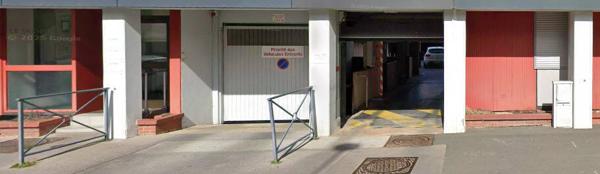 GARAGE SITUE PROCHE CENTRE VILLE