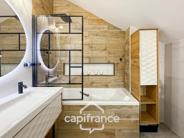 A vendre à Champs sur Marne - Maison familiale de 7 pièces de 131 m² - Jardin - Terrasse - chambre parentale - aucun travaux