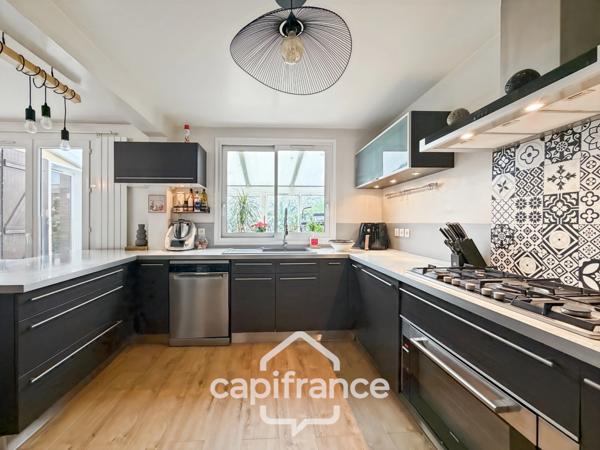 A vendre à Champs sur Marne - Maison familiale de 7 pièces de 131 m² - Jardin - Terrasse - chambre parentale - aucun travaux