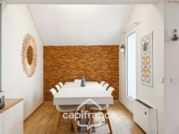 A vendre à Champs sur Marne - Maison familiale de 7 pièces de 131 m² - Jardin - Terrasse - chambre parentale - aucun travaux