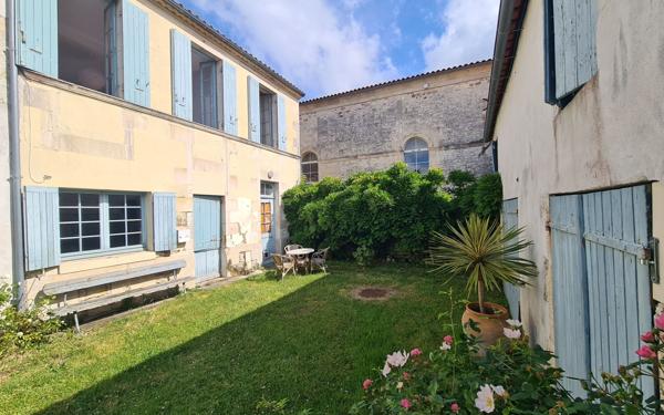 Maison à vendre    5 pièces •  Breuillet