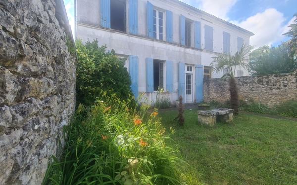 Maison à vendre    5 pièces •  Breuillet