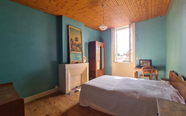 Maison à vendre    5 pièces •  Breuillet