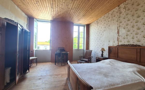 Maison à vendre    5 pièces •  Breuillet