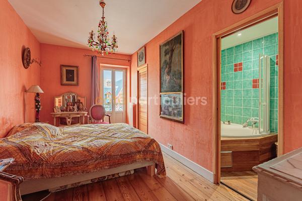Vente
                Appartement87 m² - 3 Pièces -
                    BIARRITZ (64200)