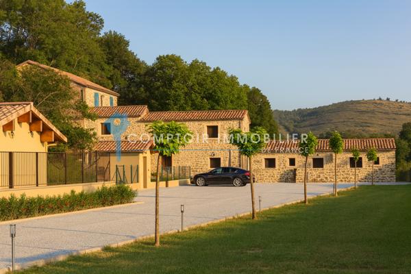 Mas
                                                                                                                                                                                                                                                                                                                        10 pièce(s)                                                                                                                                                                                                          8 chambre(s)                                                                                                                                                                                                          600  m²