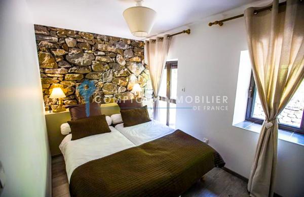 Mas
                                                                                                                                                                                                                                                                                                                        10 pièce(s)                                                                                                                                                                                                          8 chambre(s)                                                                                                                                                                                                          600  m²