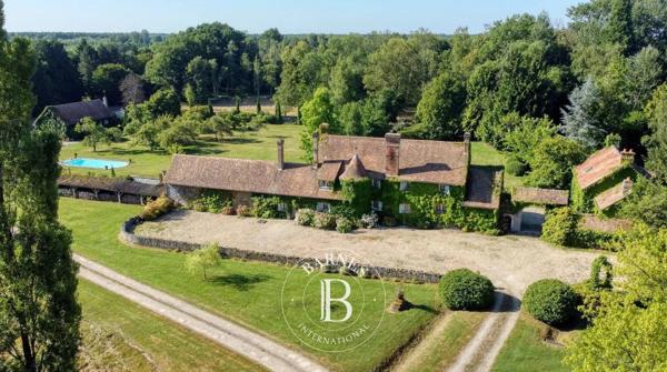 Fontainebleau, Propriété 7 Chambres -  700 m² à vendre