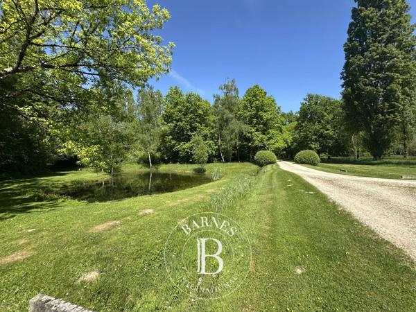 Fontainebleau, Propriété 7 Chambres -  700 m² à vendre