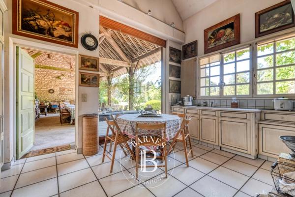 Fontainebleau, Propriété 7 Chambres -  700 m² à vendre