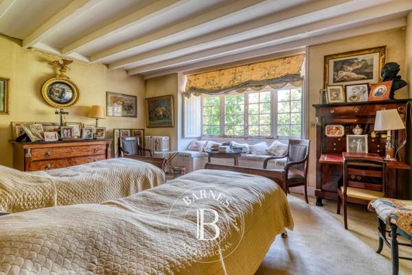 Fontainebleau, Propriété 7 Chambres -  700 m² à vendre