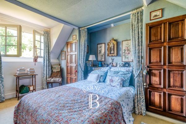Fontainebleau, Propriété 7 Chambres -  700 m² à vendre