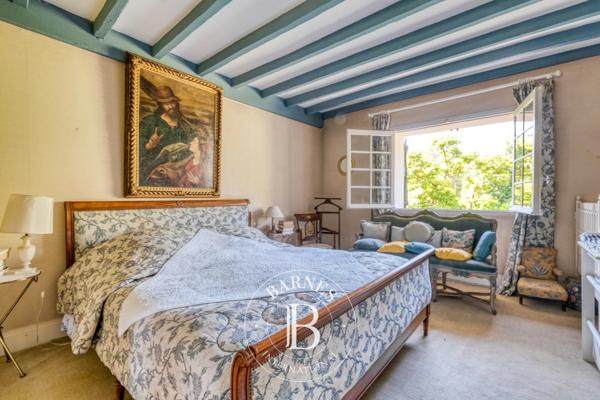 Fontainebleau, Propriété 7 Chambres -  700 m² à vendre