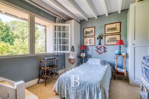 Fontainebleau, Propriété 7 Chambres -  700 m² à vendre