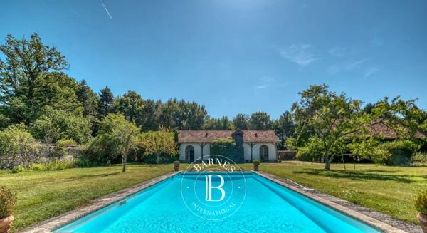 Fontainebleau, Propriété 7 Chambres -  700 m² à vendre