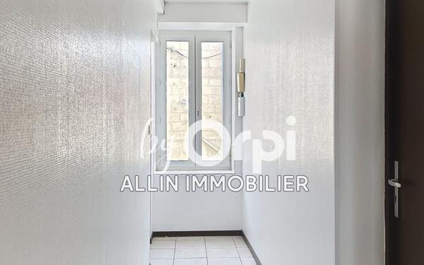 Immeuble à vendre    5 pièces •  Montluçon