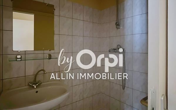 Immeuble à vendre    5 pièces •  Montluçon