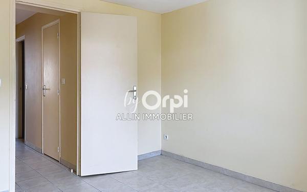 Immeuble à vendre    5 pièces •  Montluçon