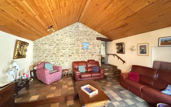 Maison à vendre    6 pièces •  Génissieux