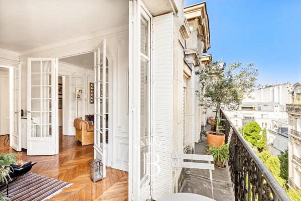 Paris 9ème, Appartement 4 Chambres -  210 m² à vendre