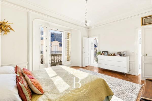Paris 9ème, Appartement 4 Chambres -  210 m² à vendre