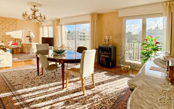 Appartement à vendre    5 pièces • 107,52 m2 Versailles