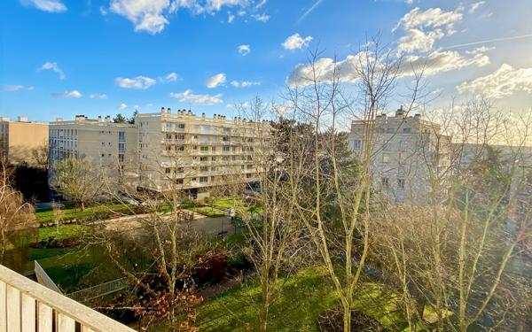 Appartement à vendre    5 pièces • 107,52 m2 Versailles