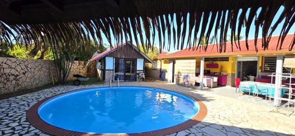 Villa de 217m² avec piscine à vendre à Kourou