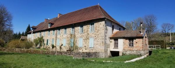 Dpt Creuse (23), à vendre FELLETIN propriete P9 de 342 m² - Dépendances - Terrain de 11 757 m²