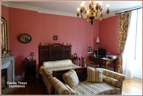 Dpt Creuse (23), à vendre FELLETIN propriete P9 de 342 m² - Dépendances - Terrain de 11 757 m²